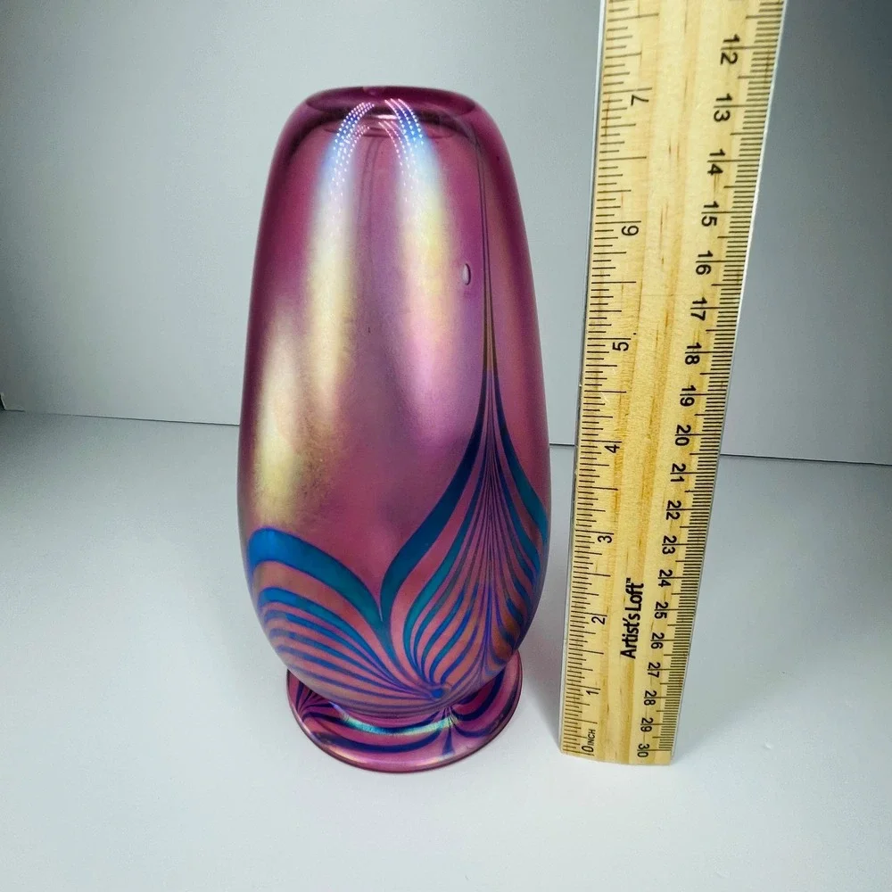 Robert Eickholt Signed 1994 Iridescent MCM Pulled‎ Feather Pink Art Glass Vase
